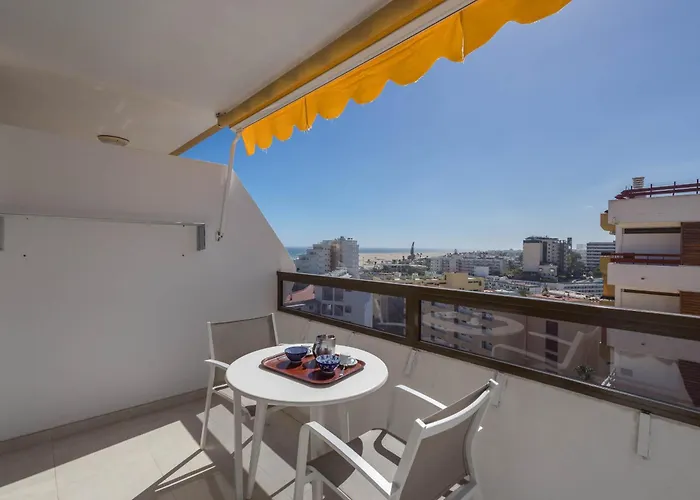 Las Arenas Cosy Flat - Balcony & Ac