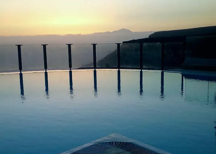 Villa Flamboyan