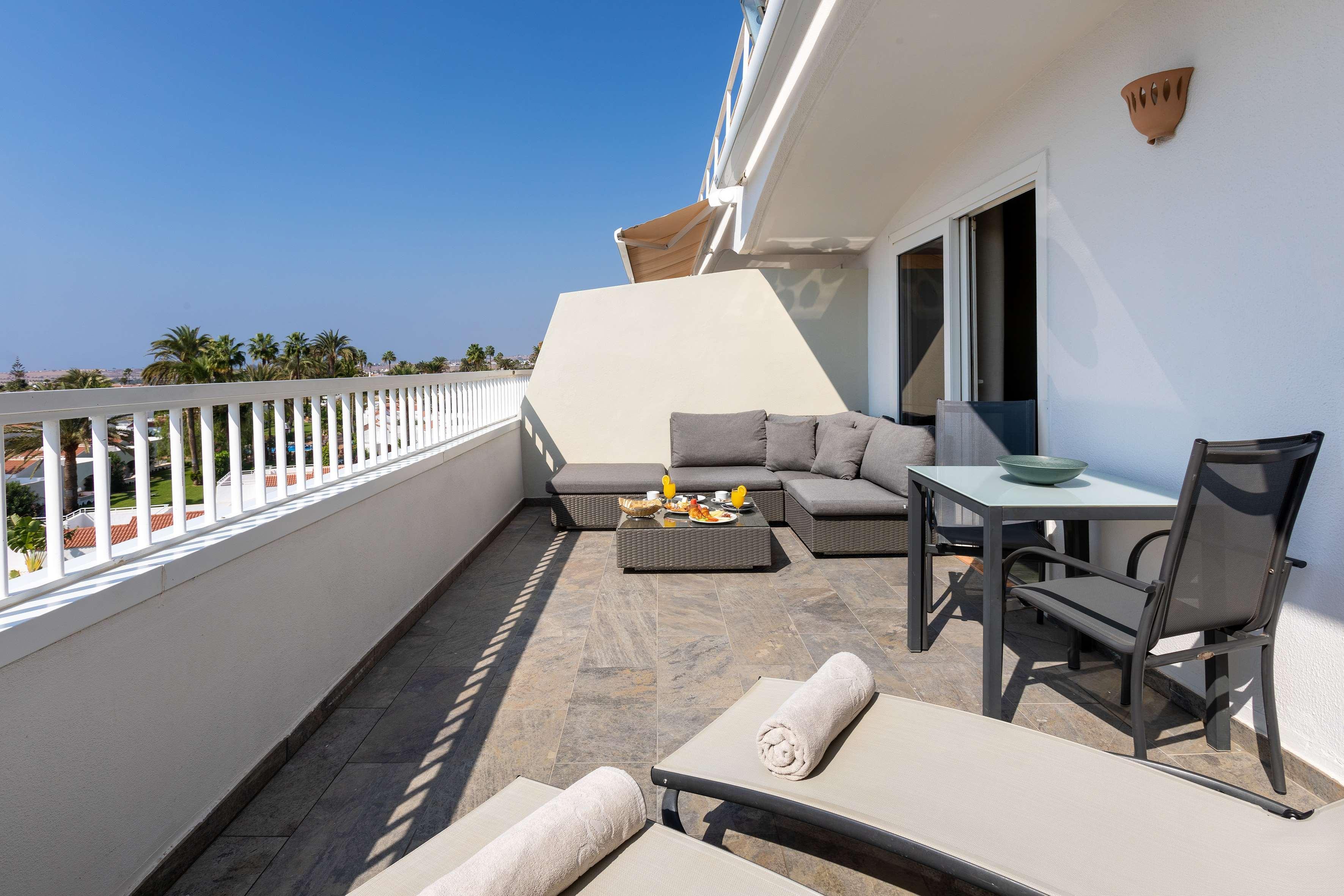 Sol Barbacan 4*