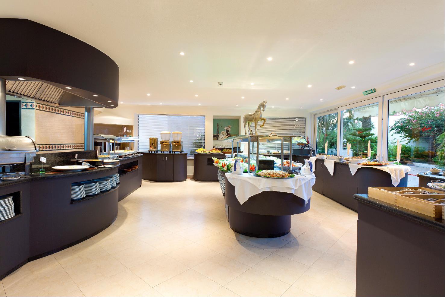 Sol Barbacan Aparthotel