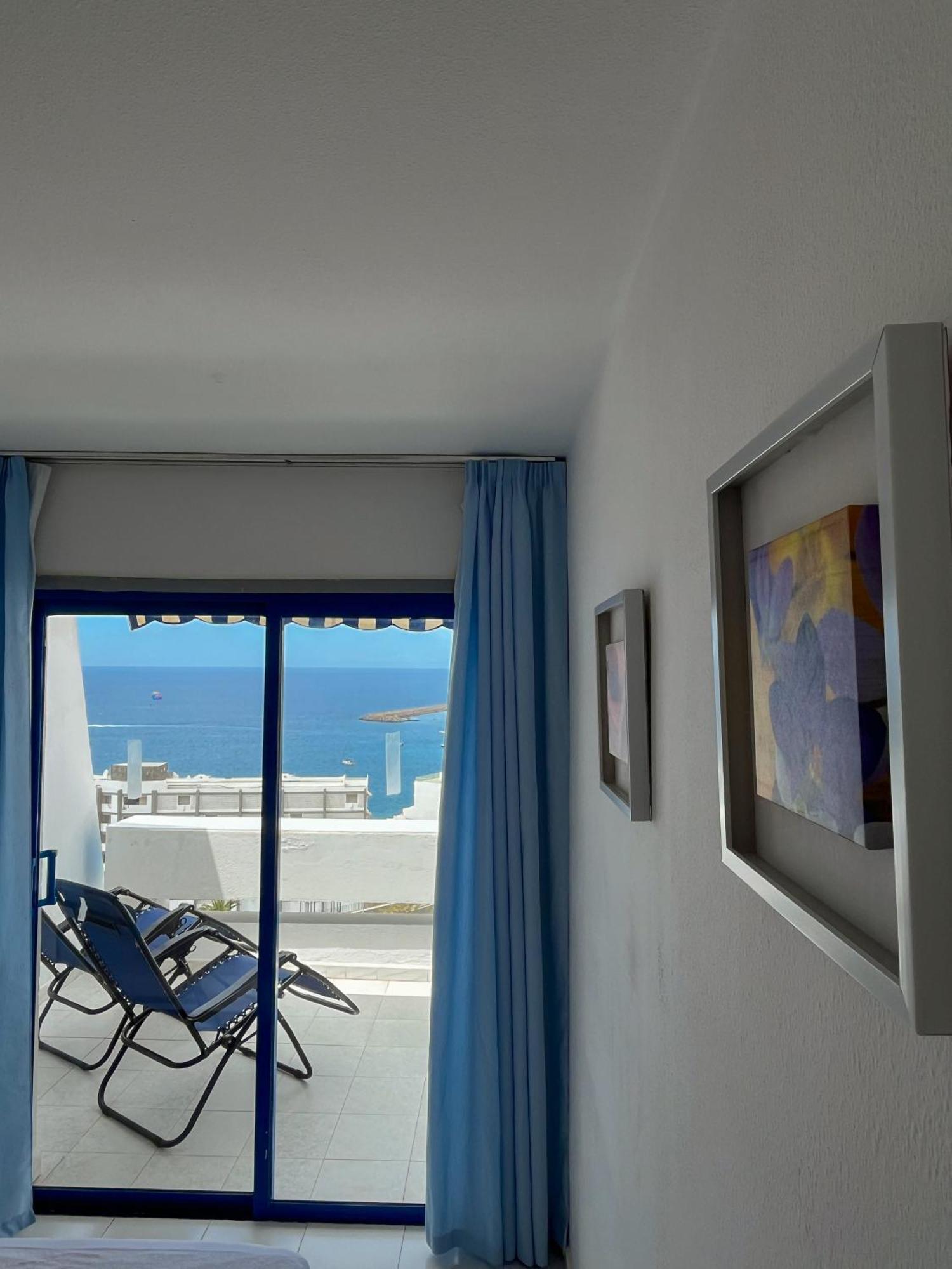 The Mayfair Village Apto 305 *