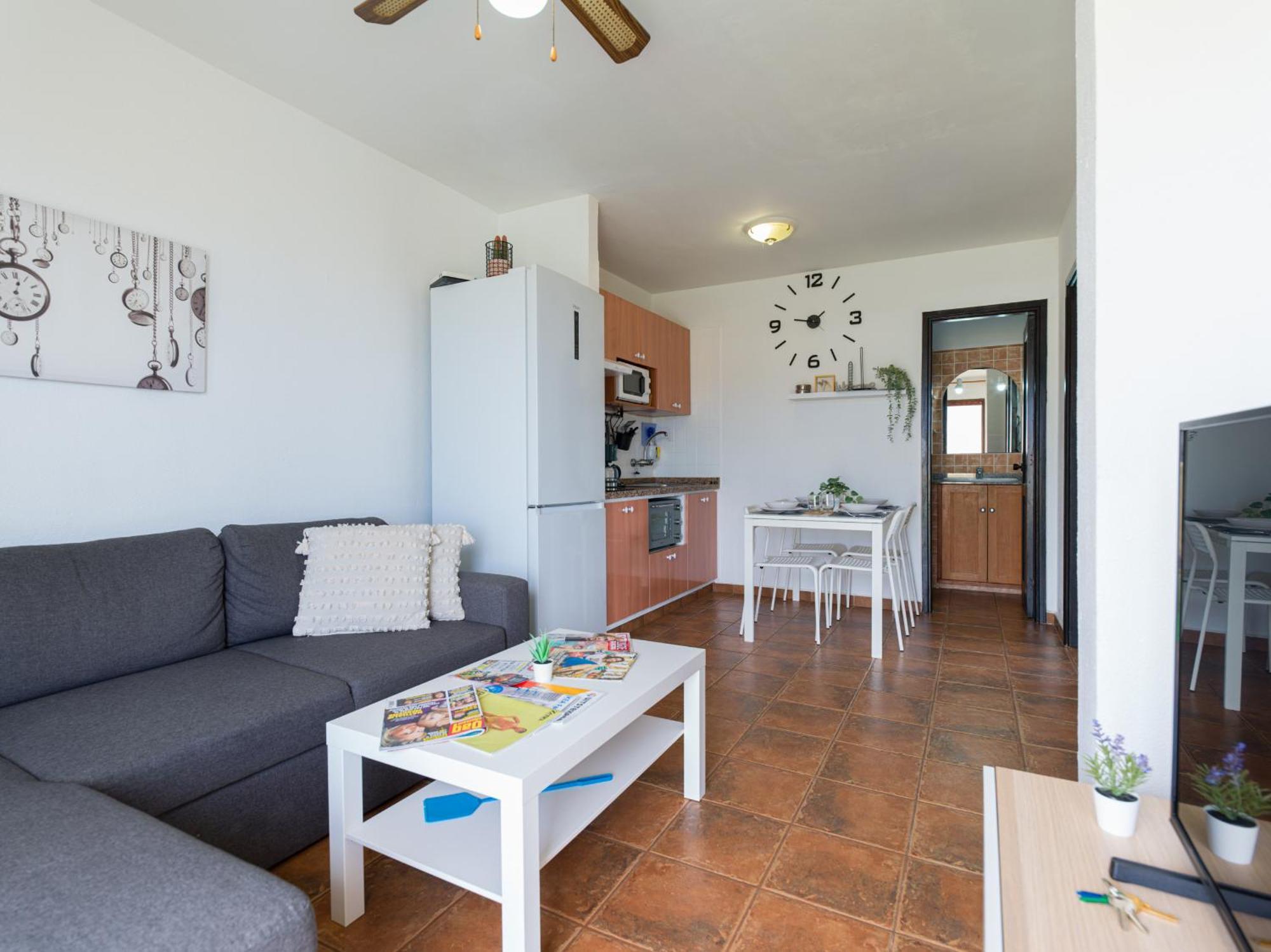 Private Solarium Views - Jacuzzi Apartment *