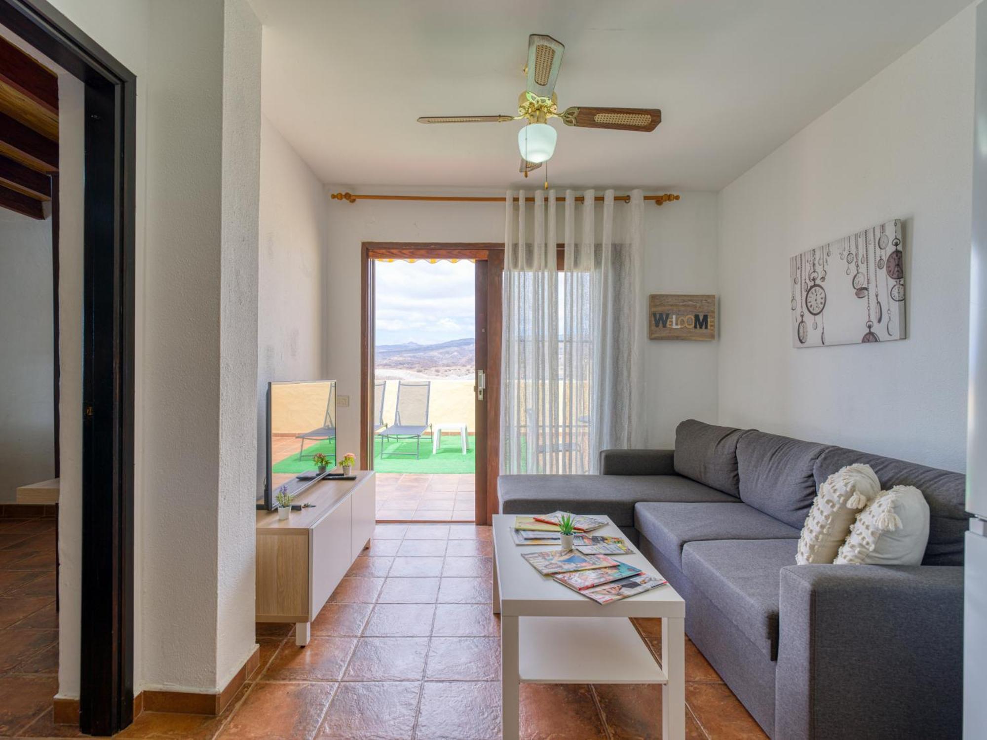 Private Solarium Views - Jacuzzi Apartment