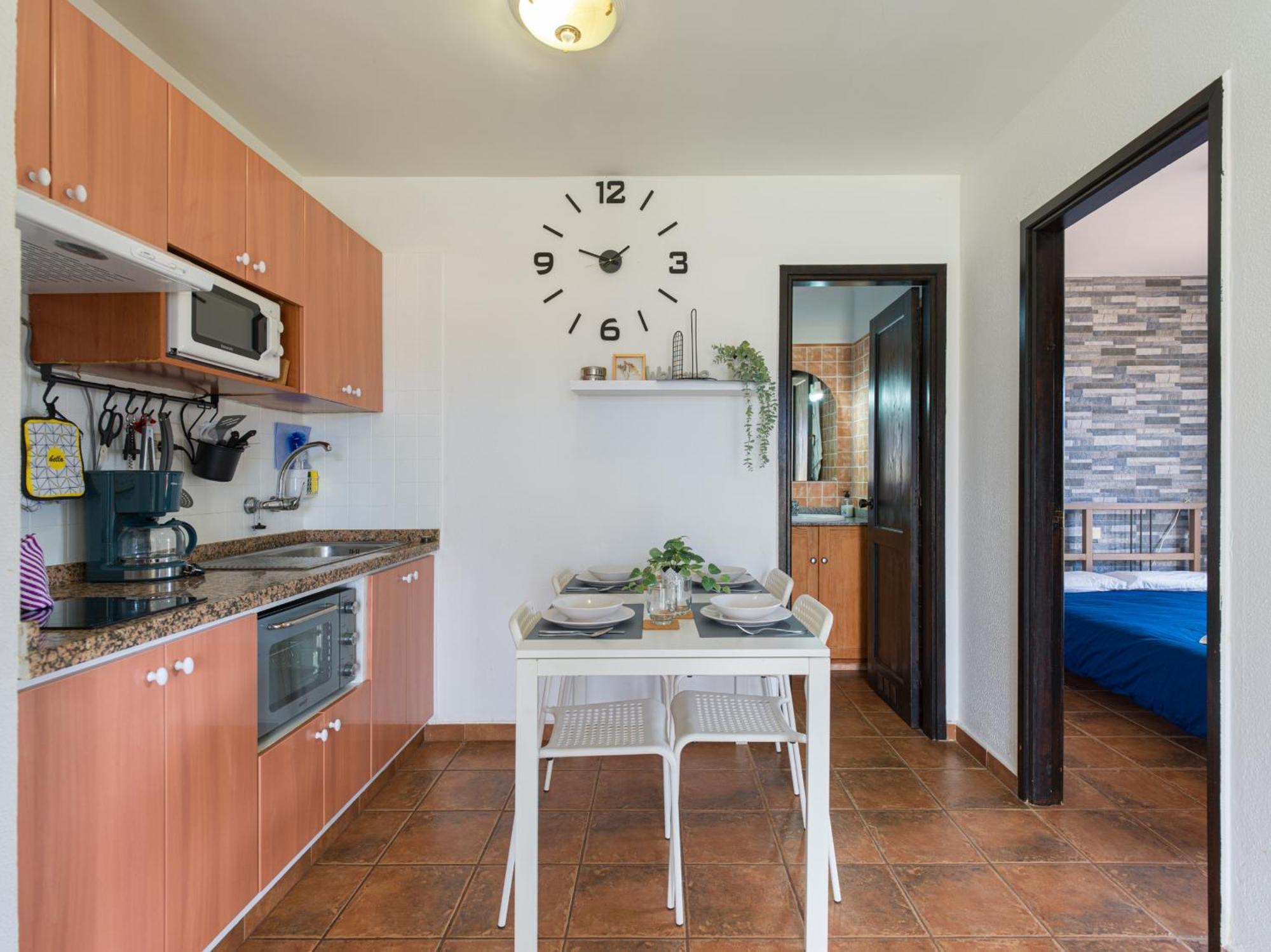 Private Solarium Views - Jacuzzi Apartment