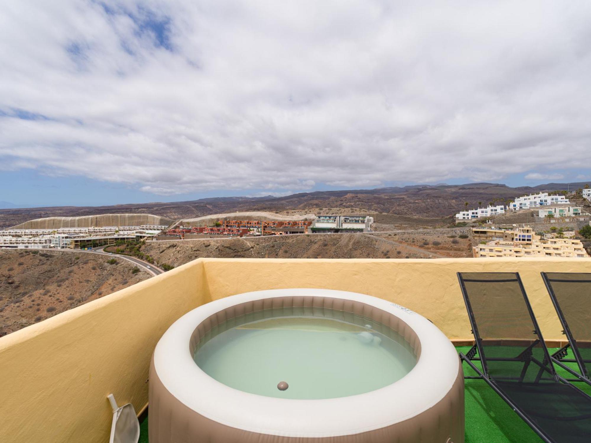 Private Solarium Views - Jacuzzi Apartment Mogan