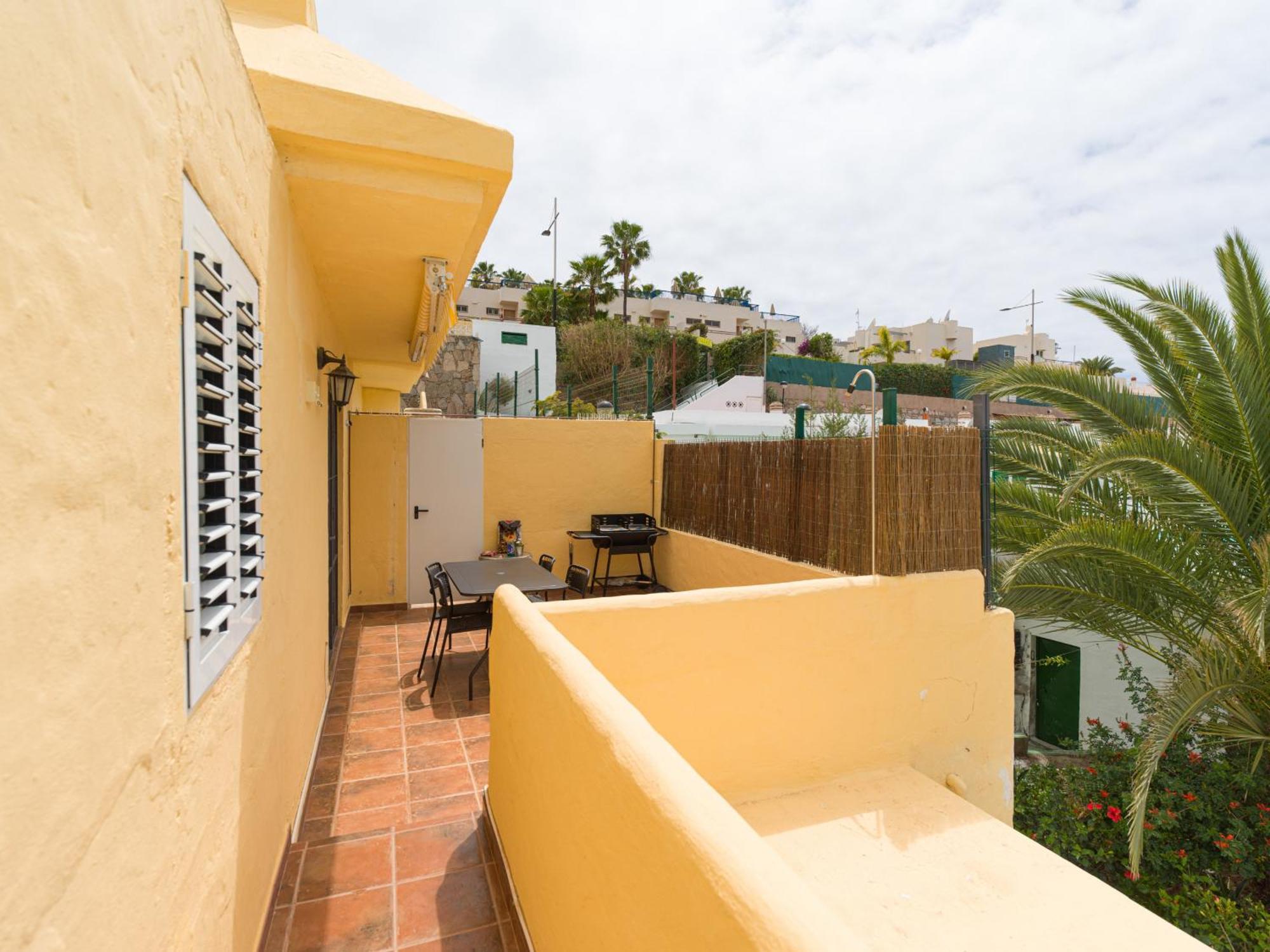 Private Solarium Views - Jacuzzi Apartment Mogan