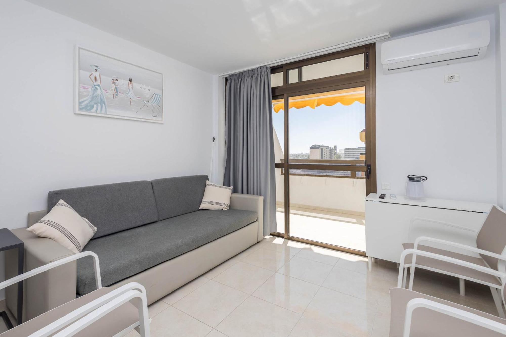 Arenas Cosy Flat - Balcony & Ac Apartment *