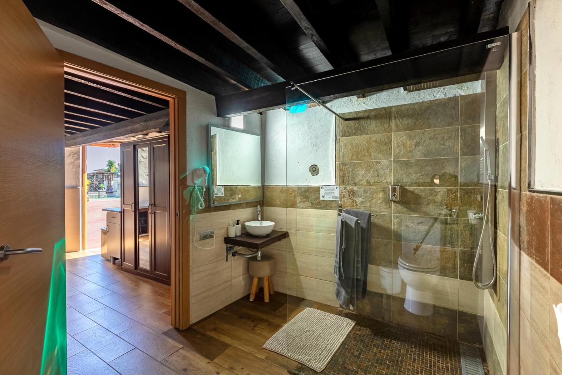 Country house Valtisya Pool And Airport