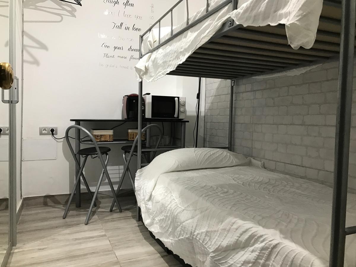 Hostal Reyna Express *