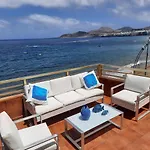 Isamaría Terraza y Piscina en la playa