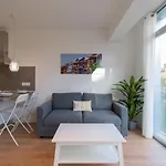 Loft - Side Sea Views - Aircon & Wifi