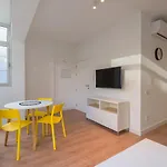 Loft - Side Sea Views - Aircon & Wifi