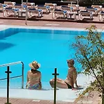 Las Camelias Apartments