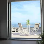 Durmiendo Sobre El Mar, Vivienda Los Riscos