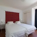 Apartamento con terraza y vistas al mar
