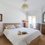 Big & Quiet Apartment Close To The Beach With Elevator