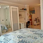 Flatguest Cozy Studio