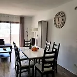 Luxury 2 Bedroom Apt 50 M From Beach