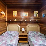 Camping Cabin - Private Solarium & Pool - Bbq