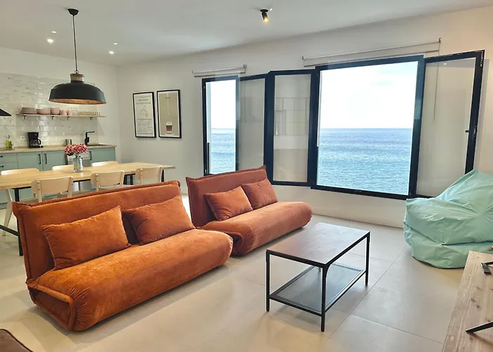 El Submarino Coastal Home
