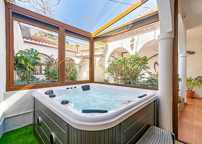 Lujosa Vivienda Vacacional Típica Canaria con Jacuzzi BBQ WIFI