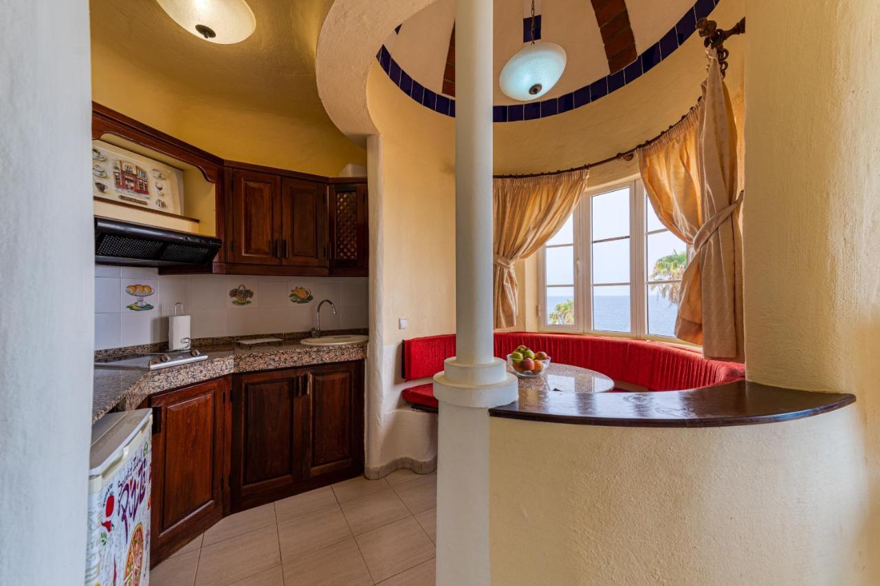 Altamar 52 With Terrace & Pool By Canariasgetaway