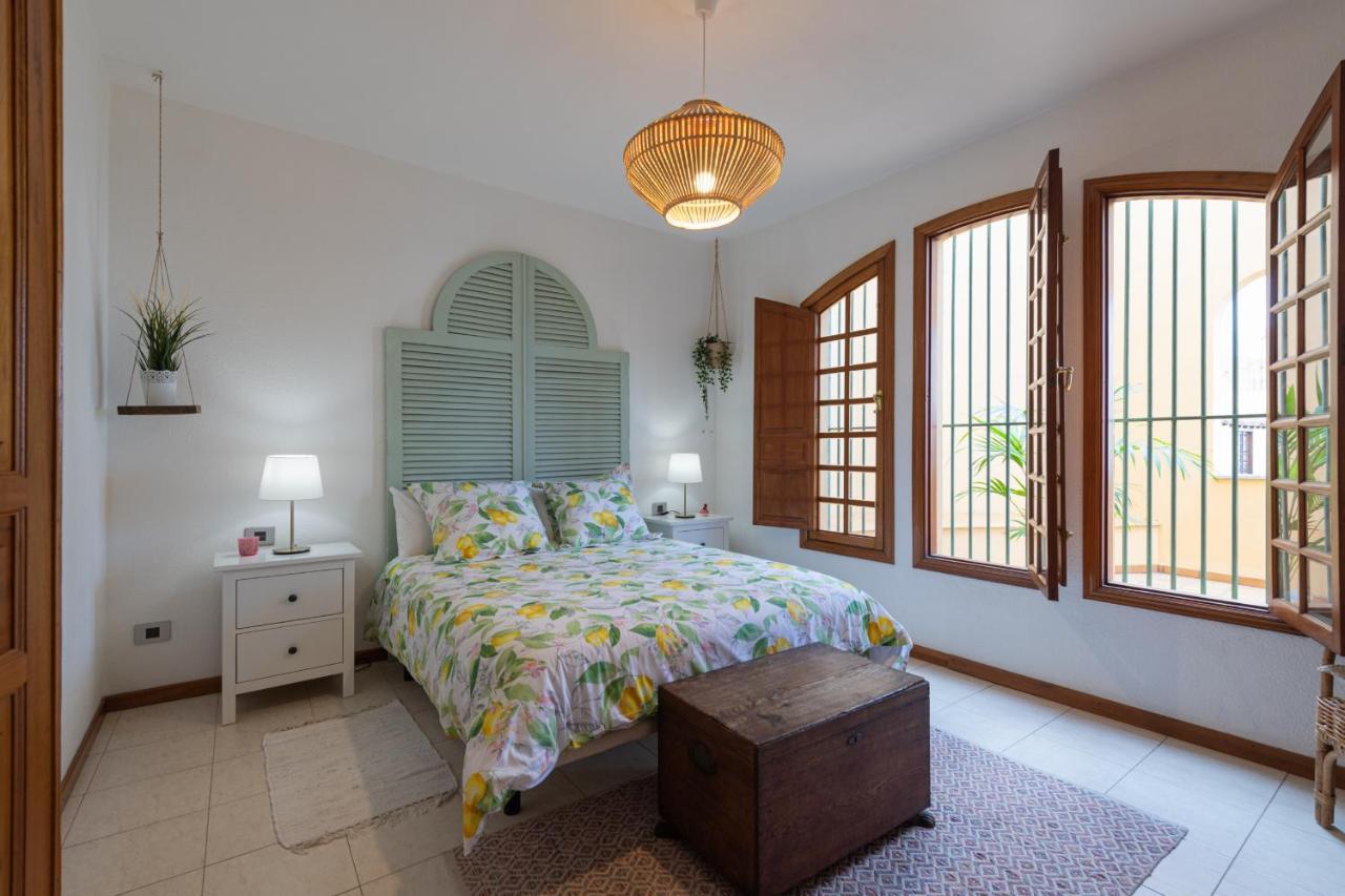 The Yellow House - Solarium - Climatized Pool Villa