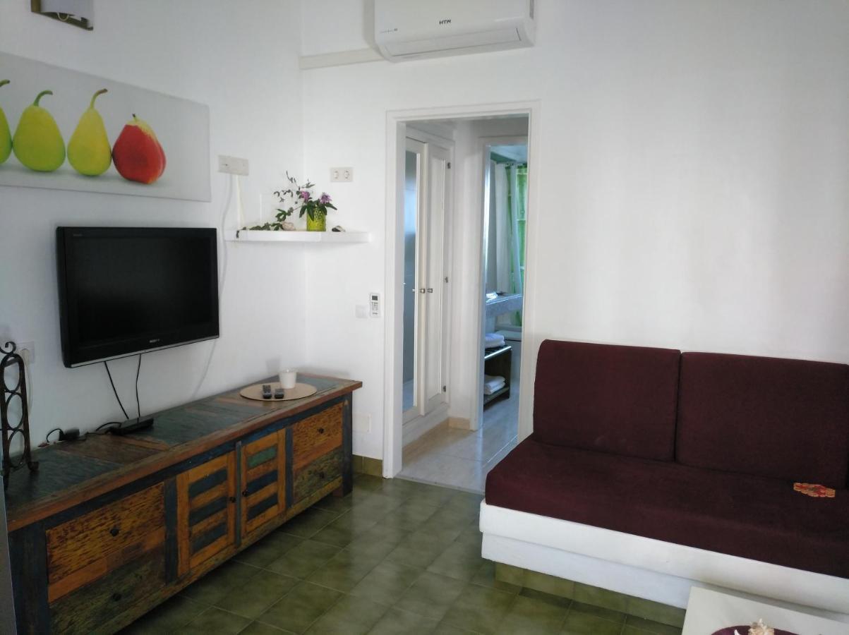 2 Calle Azucenas Apartment *