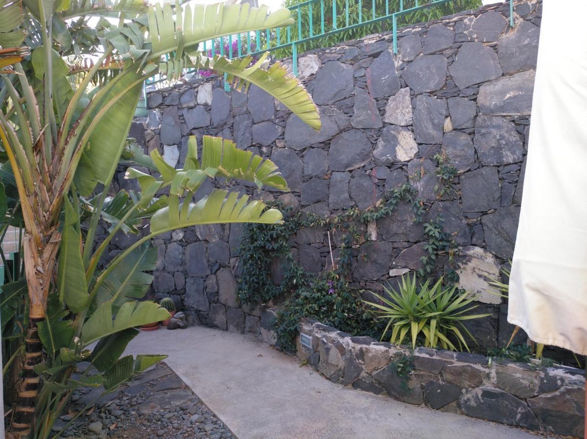 2 Calle Azucenas *
