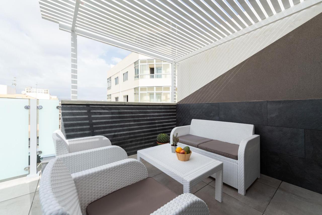 Durmiendo Sobre El Mar, Vivienda Riscos * Telde