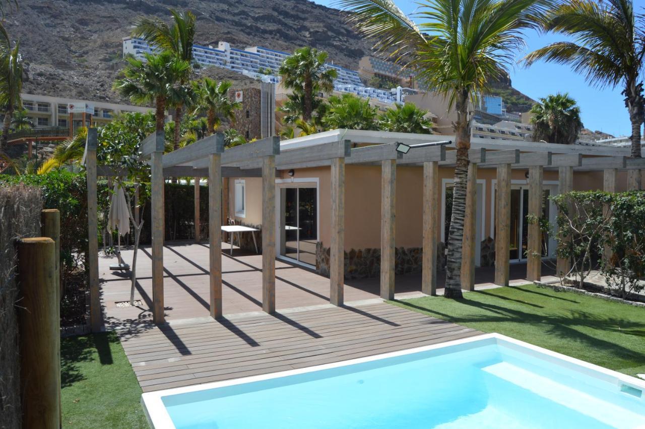 Villa De *