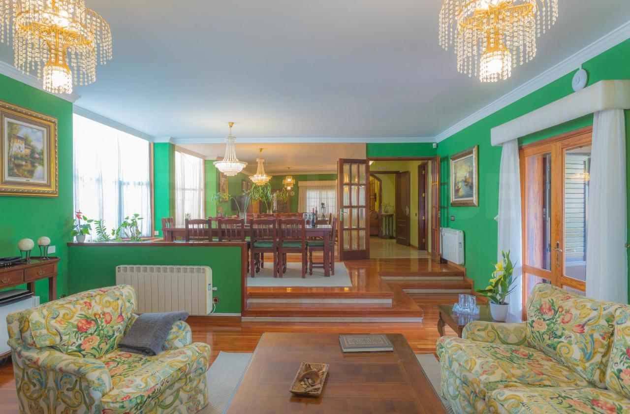 Vakantiehuis Fantastic Rural House With Pool And Terrace *