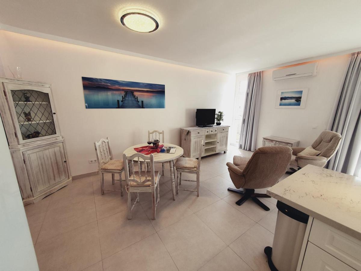 Elegant And Spacious With Sea Vieuw Apartment