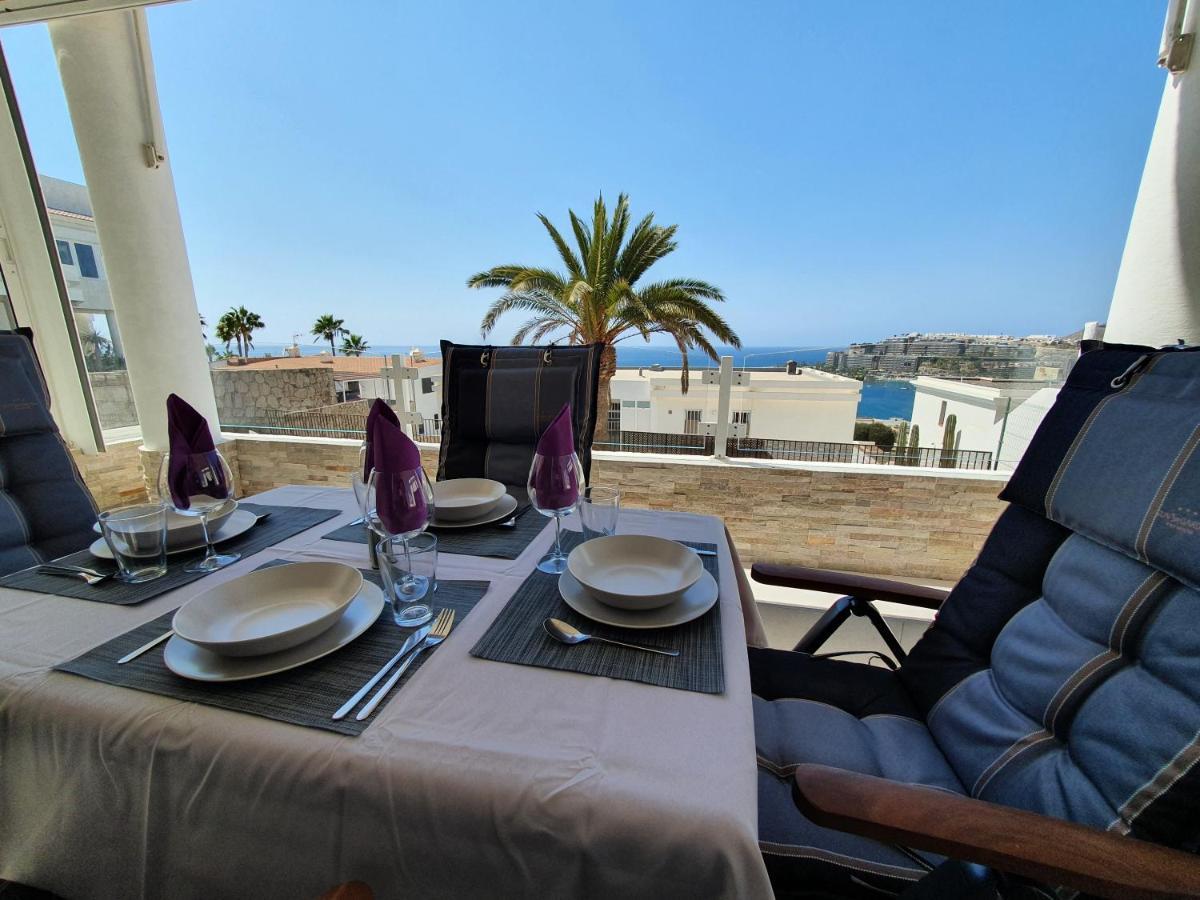 Elegant And Spacious With Sea Vieuw Mogan