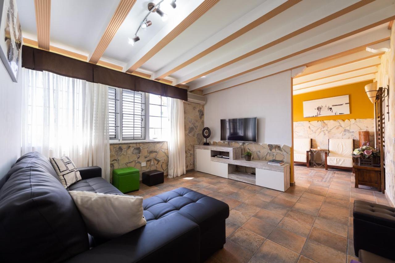 Casa Adara - Heated Pool Included Chalet