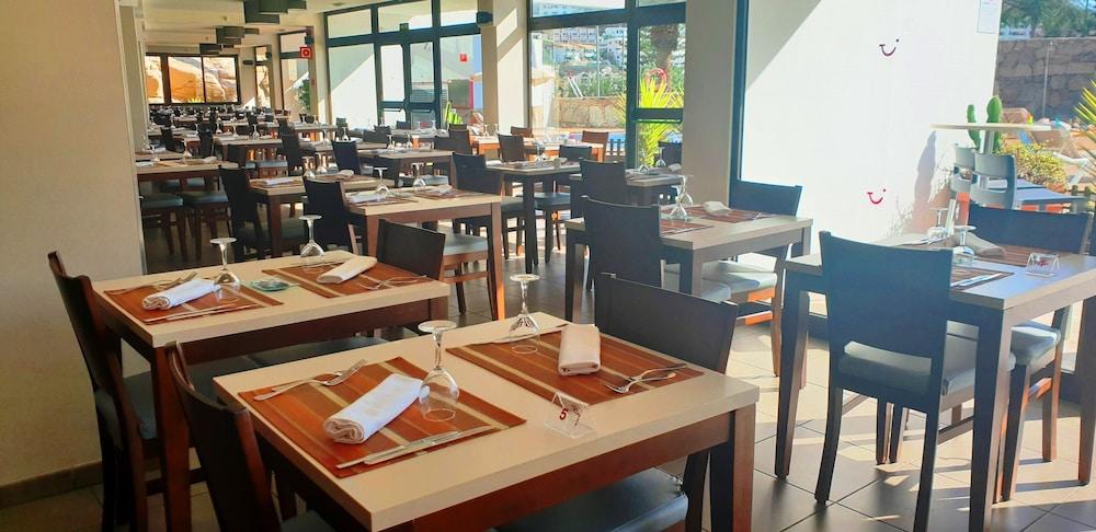 Revoli Apartahotel 4*