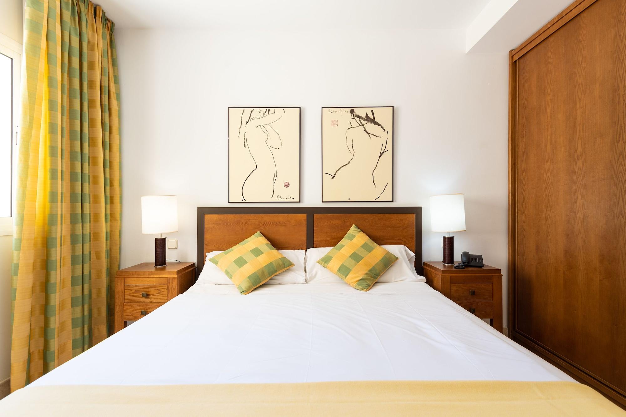 Aparthotel Holiday Club Sol Amadores 4*