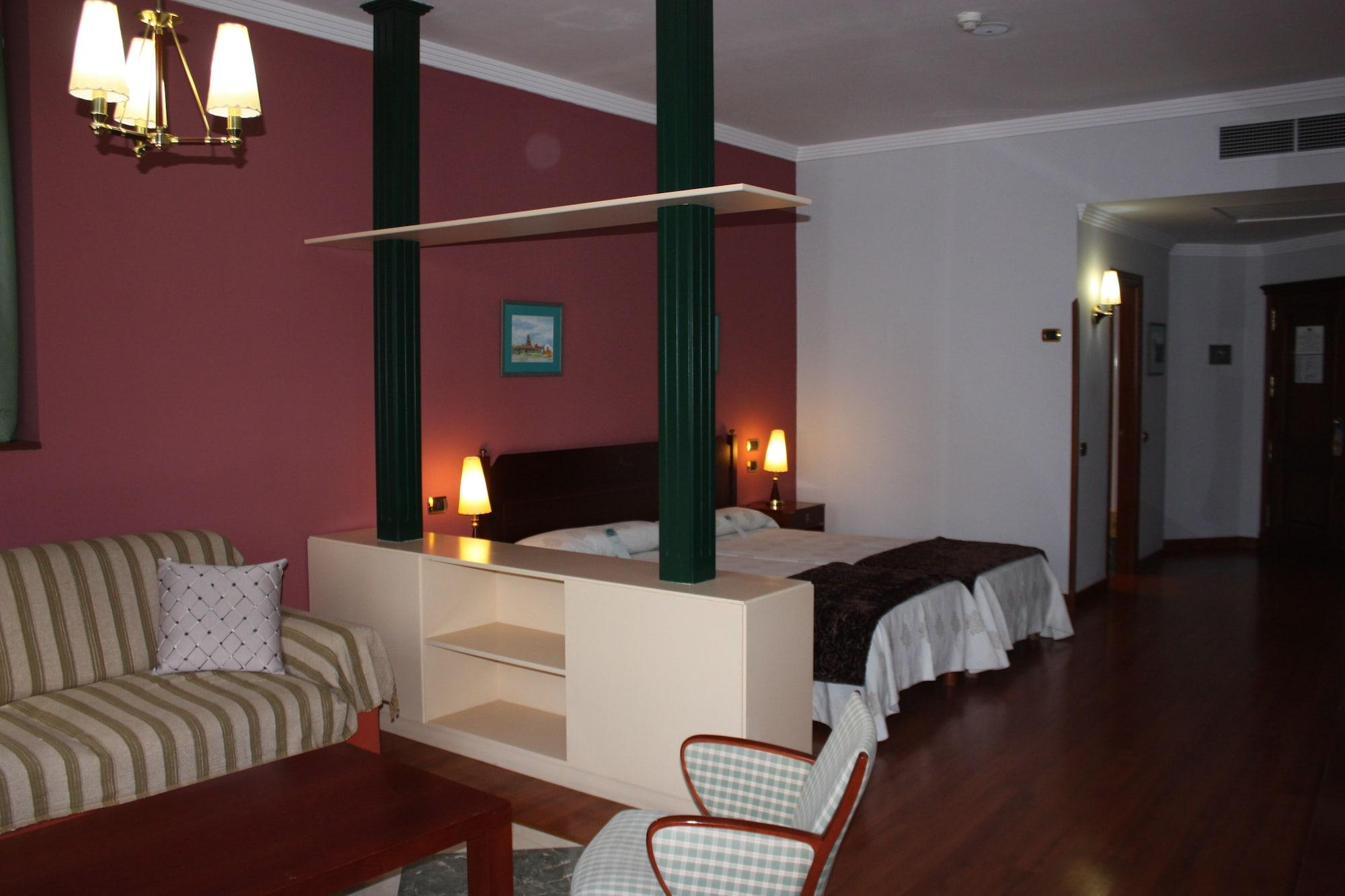 Puerto De Nieves Hotel 4*