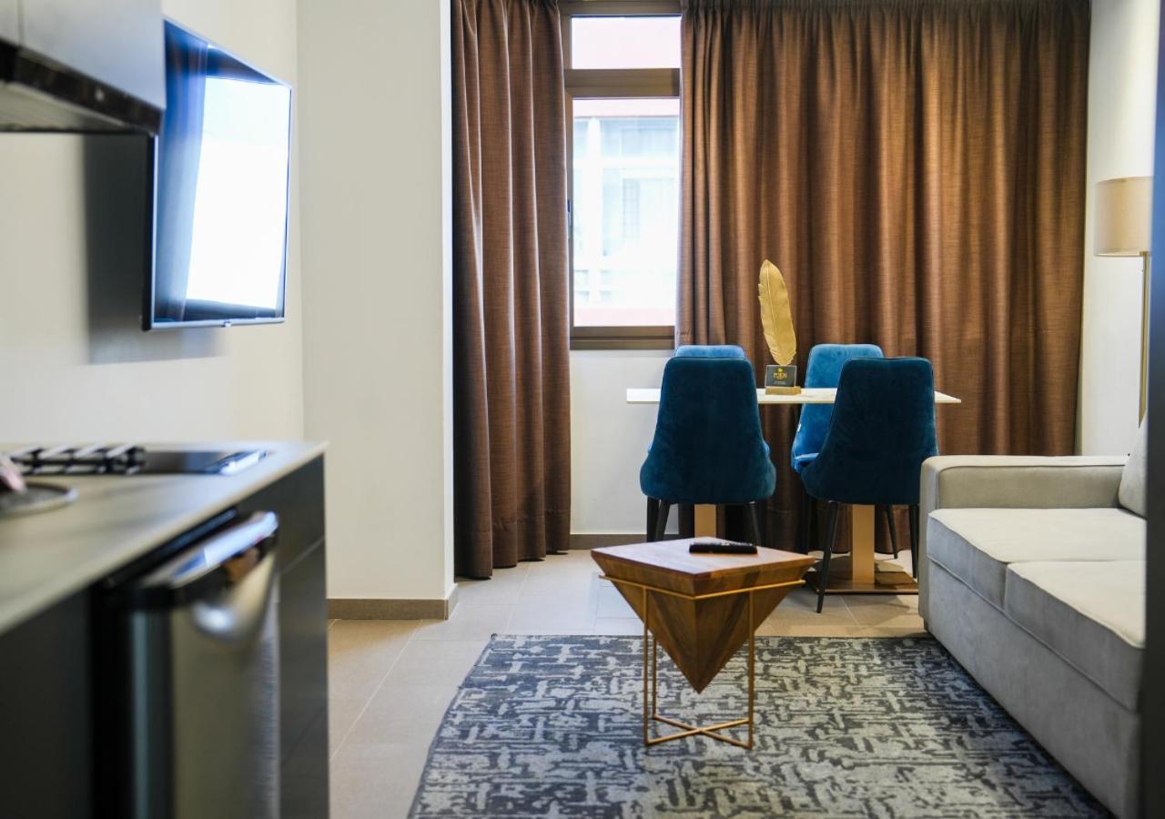 Poem Apartments, Canteras *