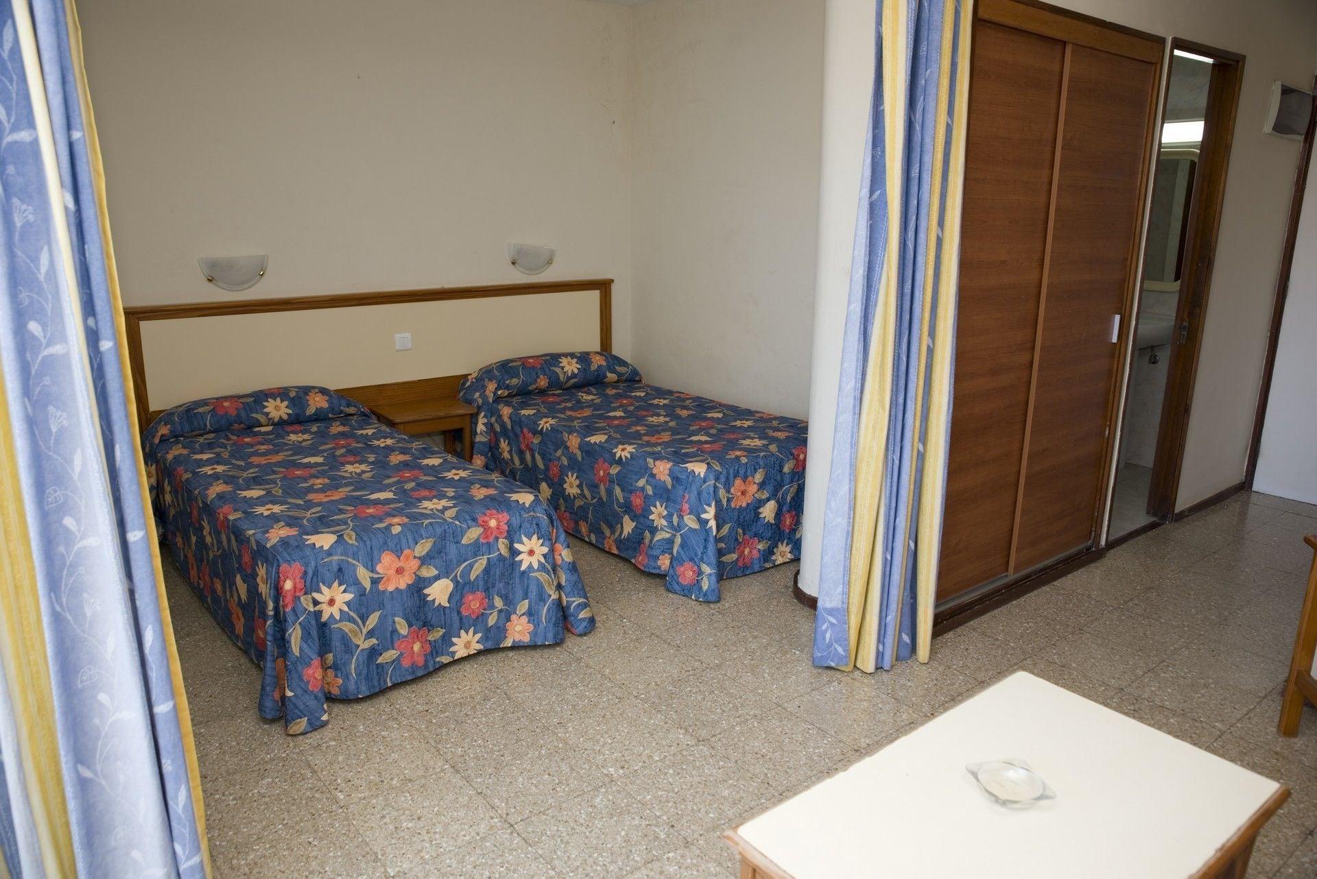 Roca - Playa del Inglés