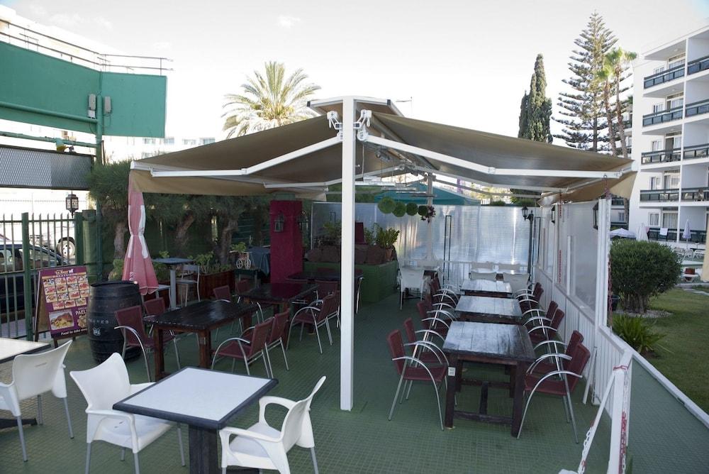Aparthotel Roca -