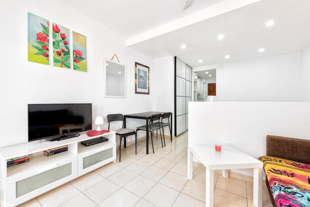 A Pie Del Mar Apartment