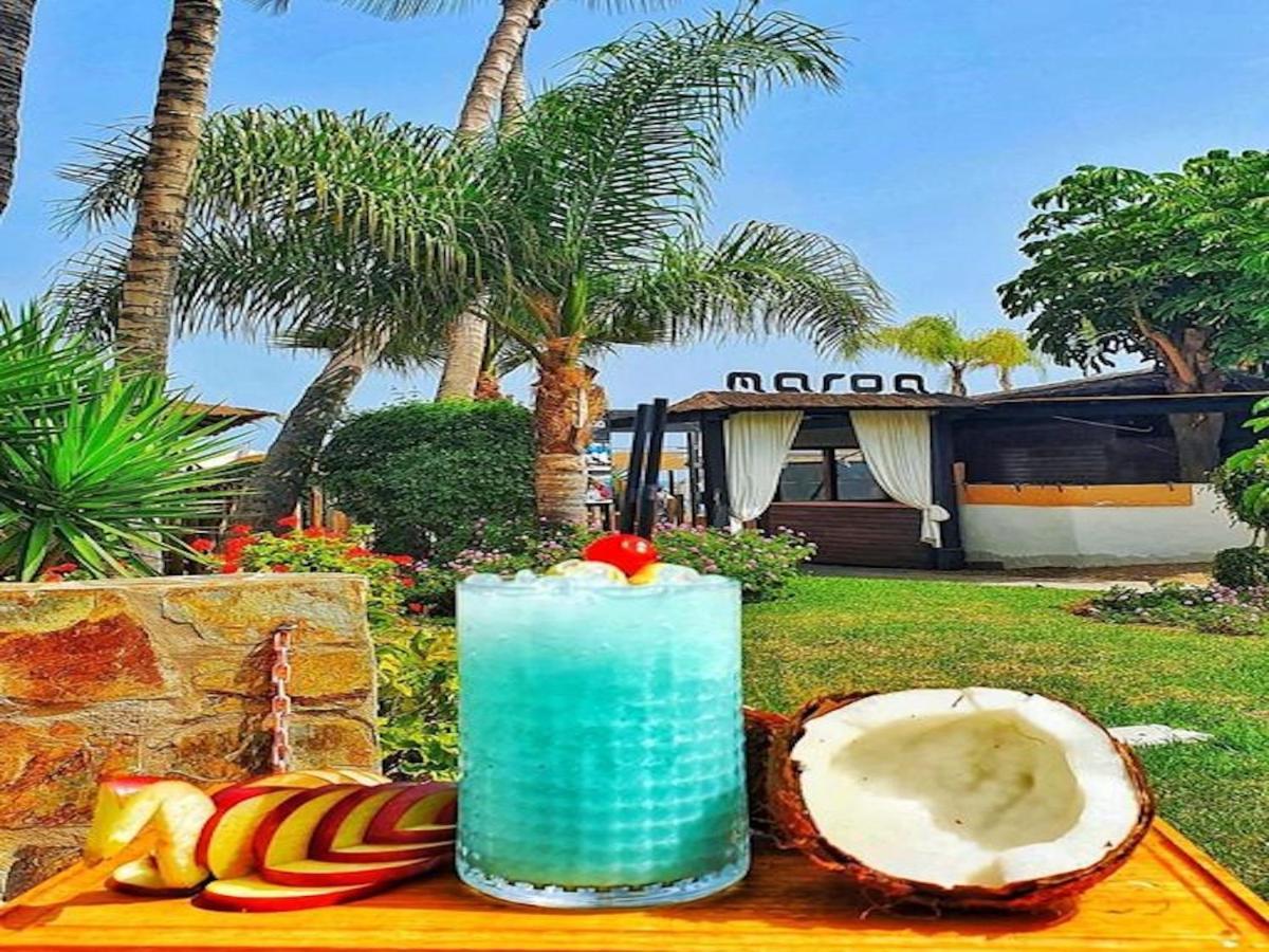 With Jacuzzi And Pool Access Holiday home