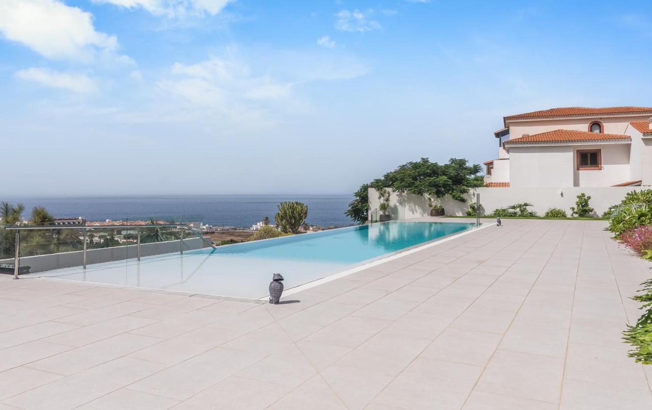 Apartment Home2book Panoramic Views & Stylish Design