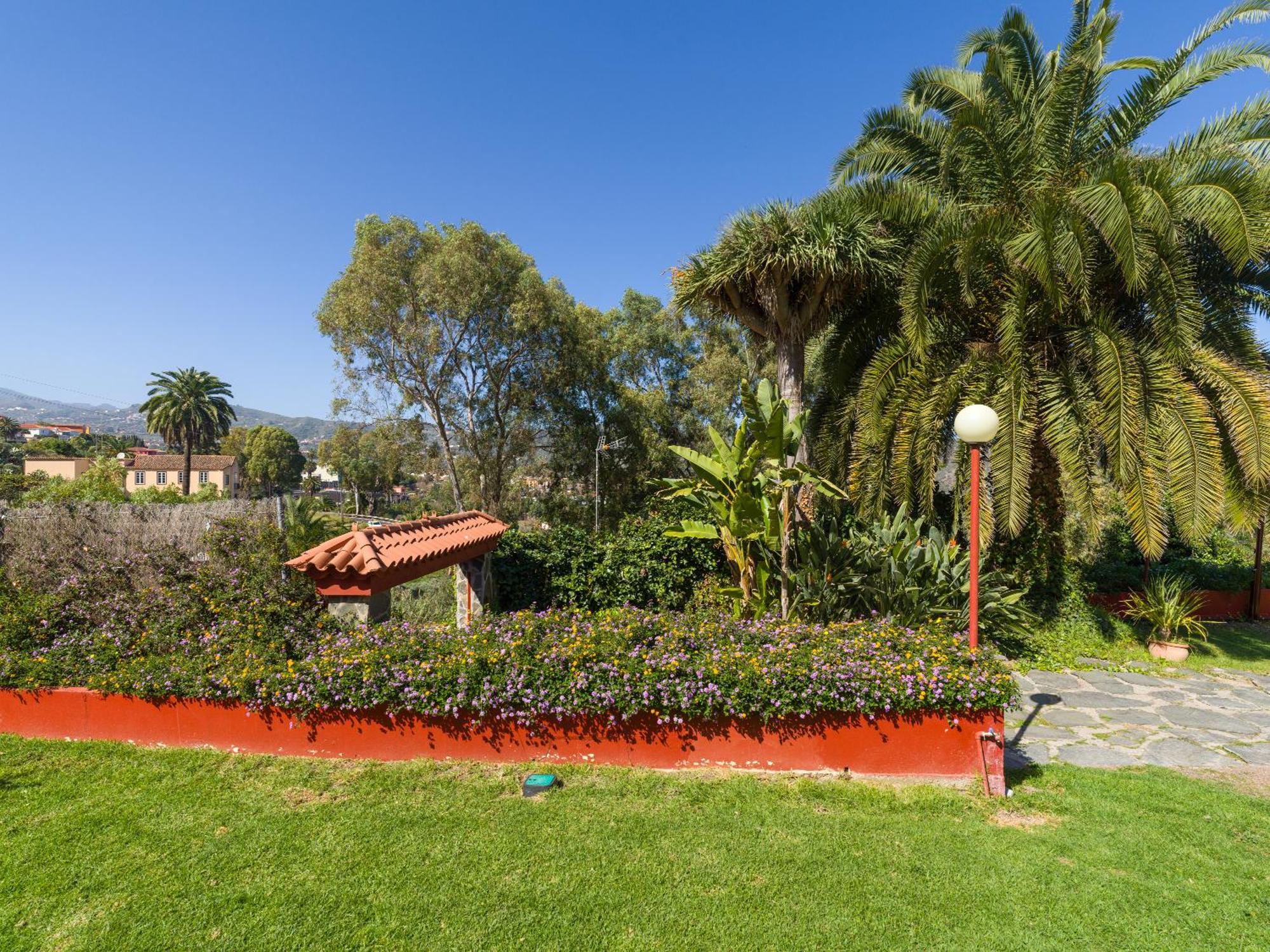 El Jardin De With Private Pool, Sauna & Jacuzzi Villa