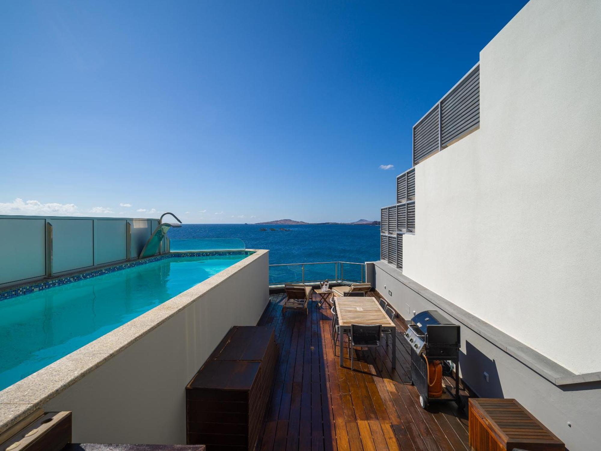 Penthouse With Private Swimming Pool