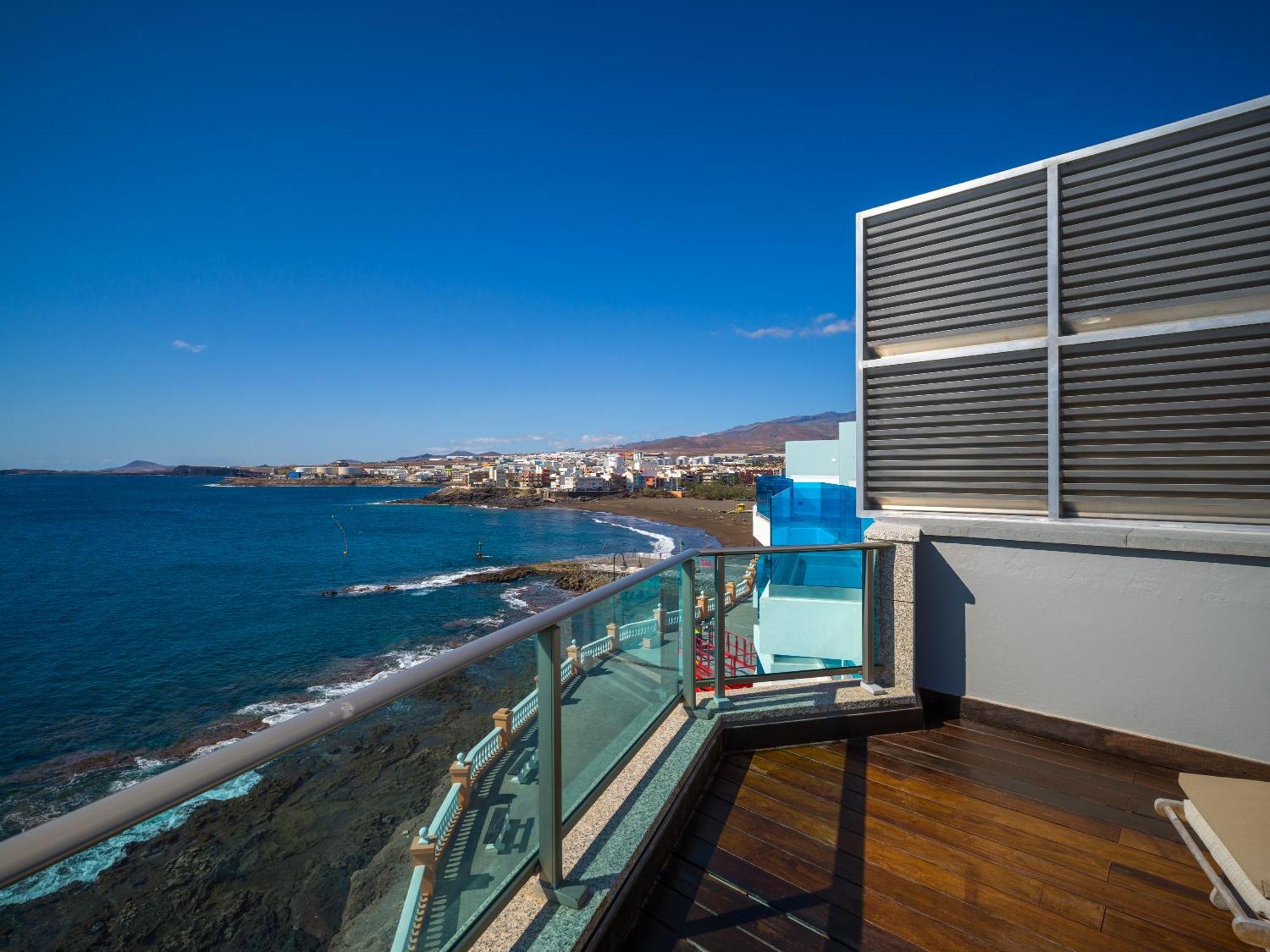 Penthouse With Private Swimming Pool