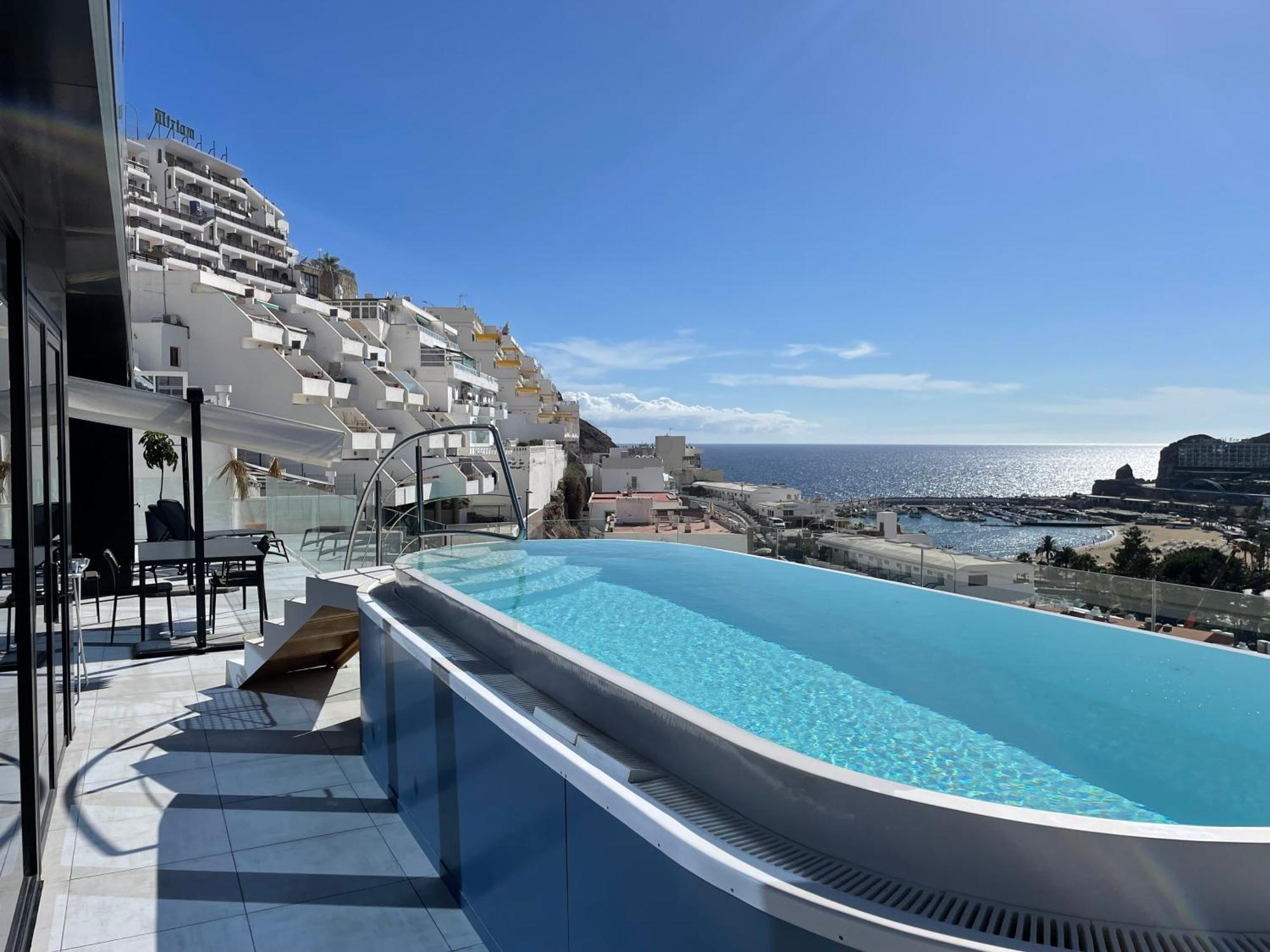 The One Luxury Apartment