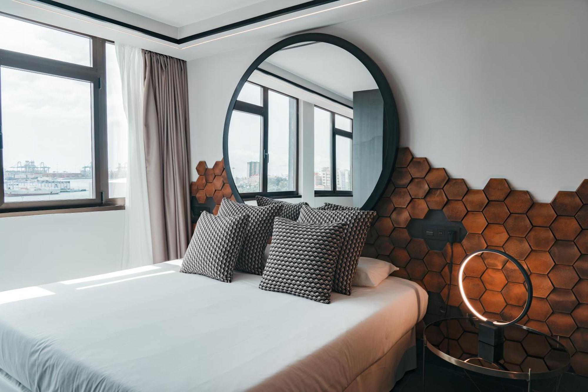 Poem Apartments, Canteras *