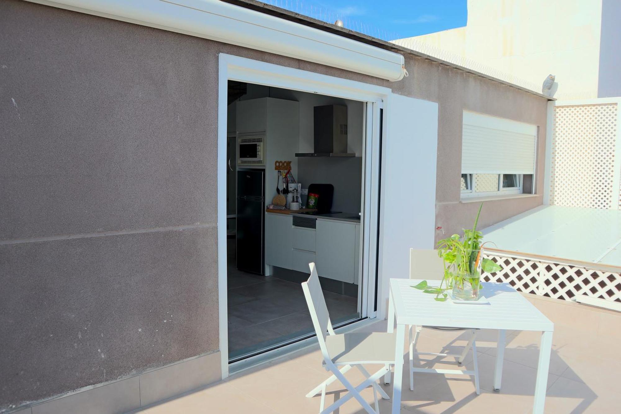 Durmiendo Sobre El Mar, Vivienda Riscos *